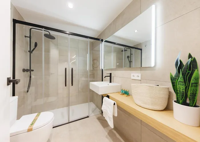 Bravissimo Pou Rodo, 2-bedroom And Bike Friendly Apartment