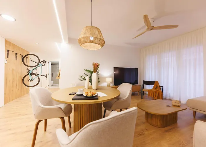 Daire Bravissimo Pou Rodo, 2-bedroom And Bike Friendly *